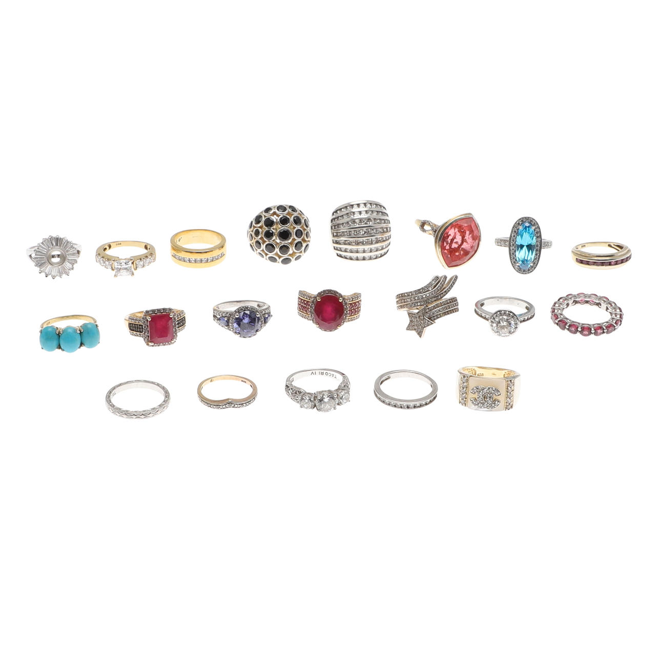 A QUANTITY OF SILVER AND GEM SET RINGS.