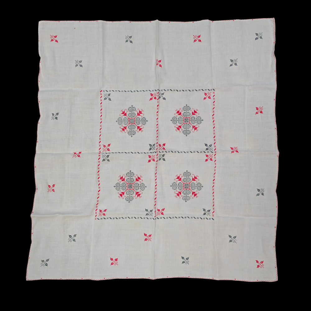 LIZARD TABLECLOTH FOR SNACK.