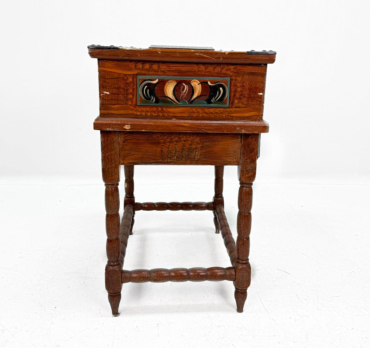 SEWING BOX - Dalecarlian painted.