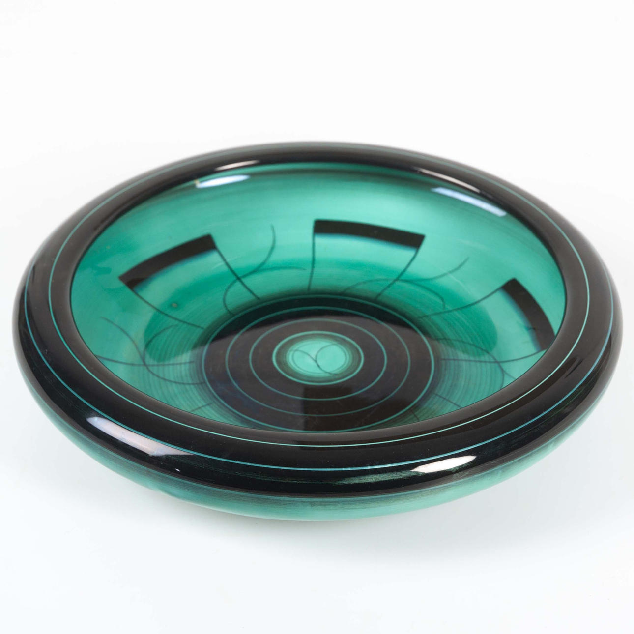 ILSE CLAESSON. An art deco flintware dish from Rörstrand, 1930's.