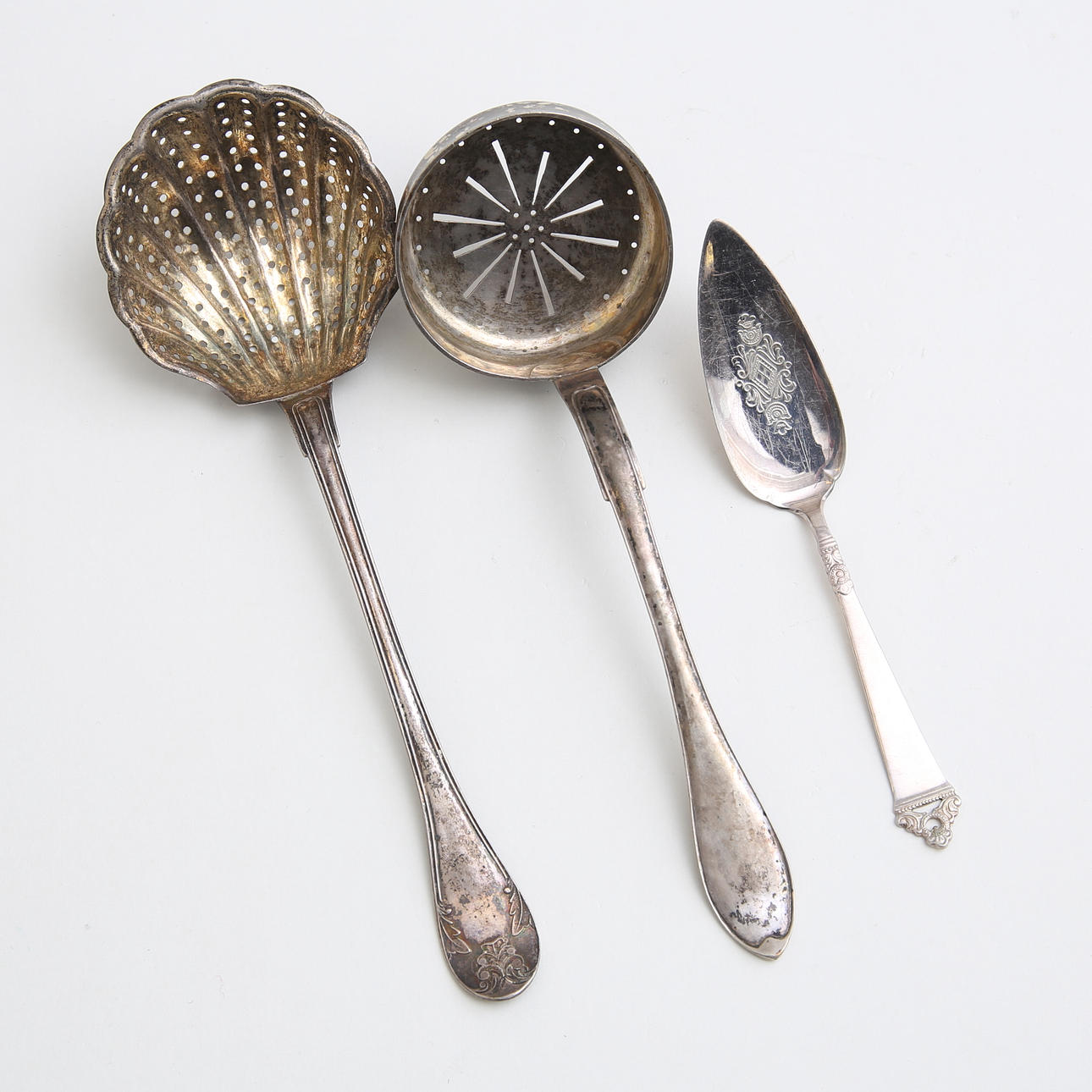 STRÖARE, 2 st, samt KAKSPADE, silver, 127 gram.