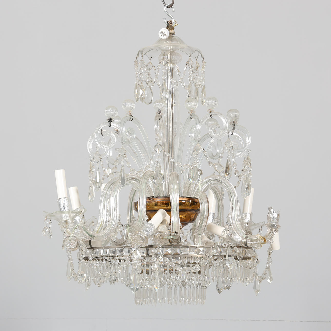 A Venetian style chandelier.