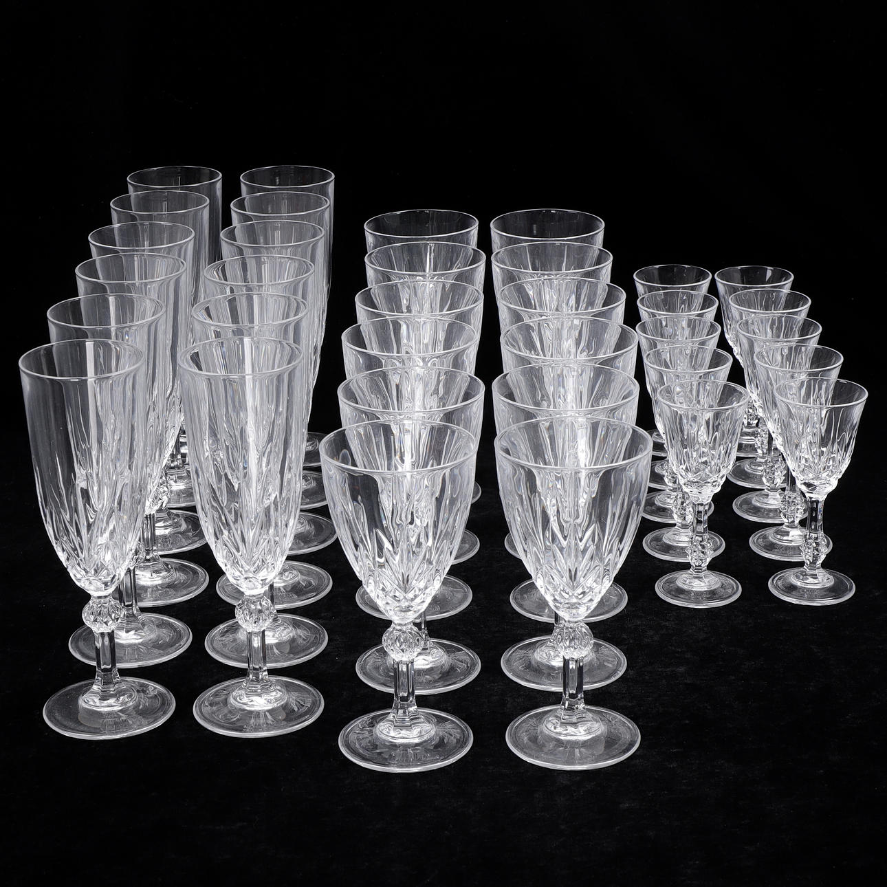 GLASSERVIS, 34 delar, 1900-talets andra hälft.
