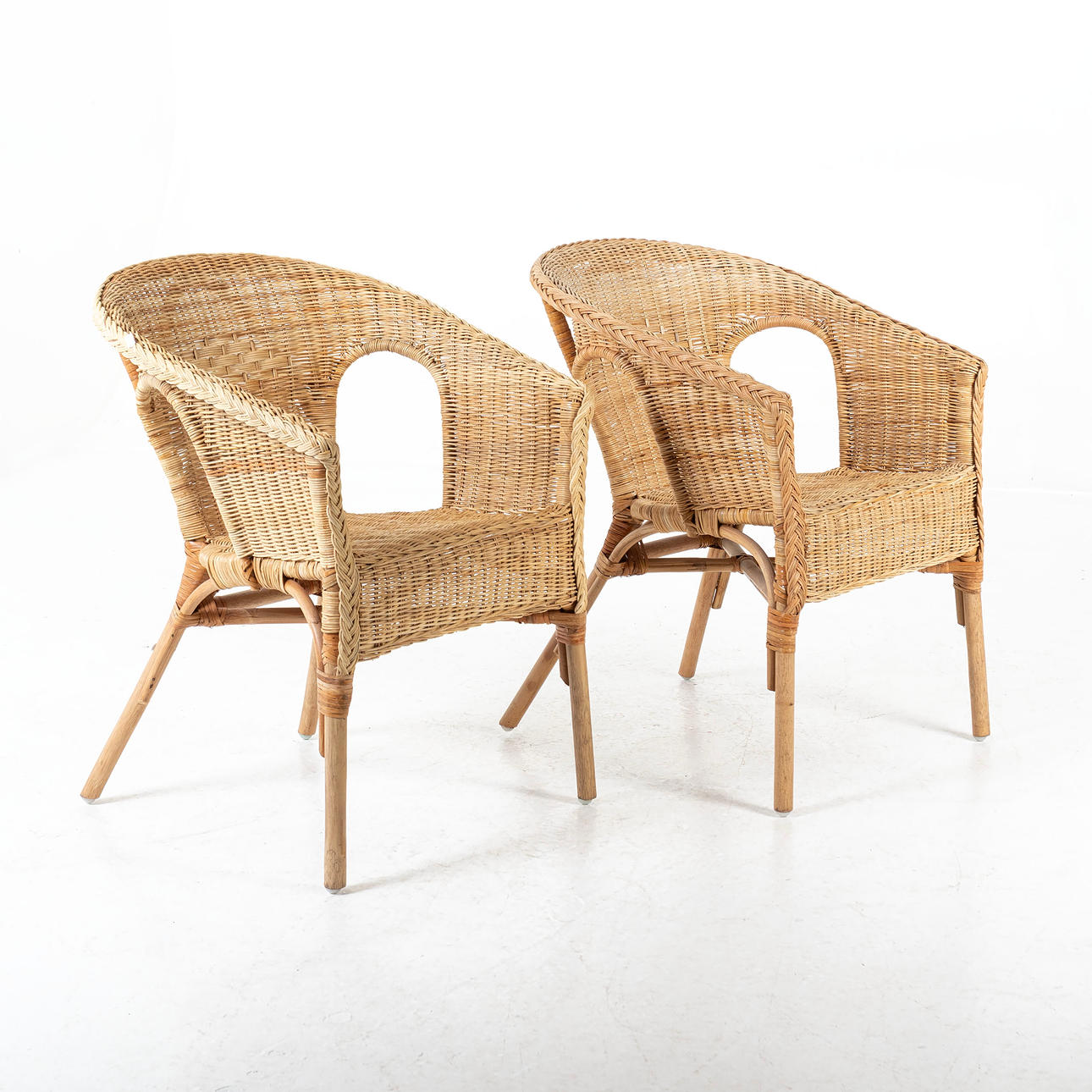 WICKER CHAIRS, 1 pair, contemporary production.