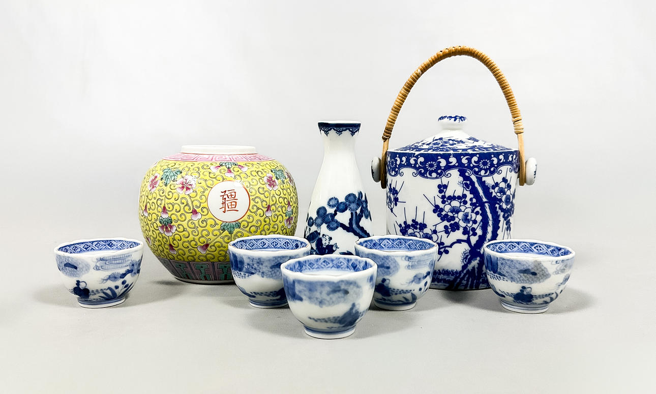 PORCELAIN OBJECTS, 8 pieces, Asia.
