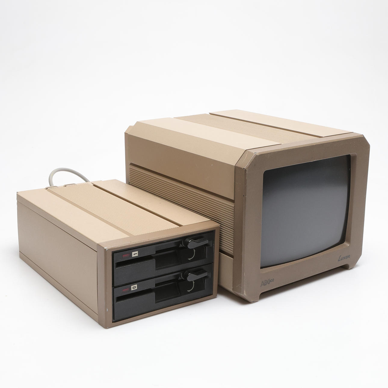 COMPUTER WITH ACCESSORIES, Luxus ABC 802.