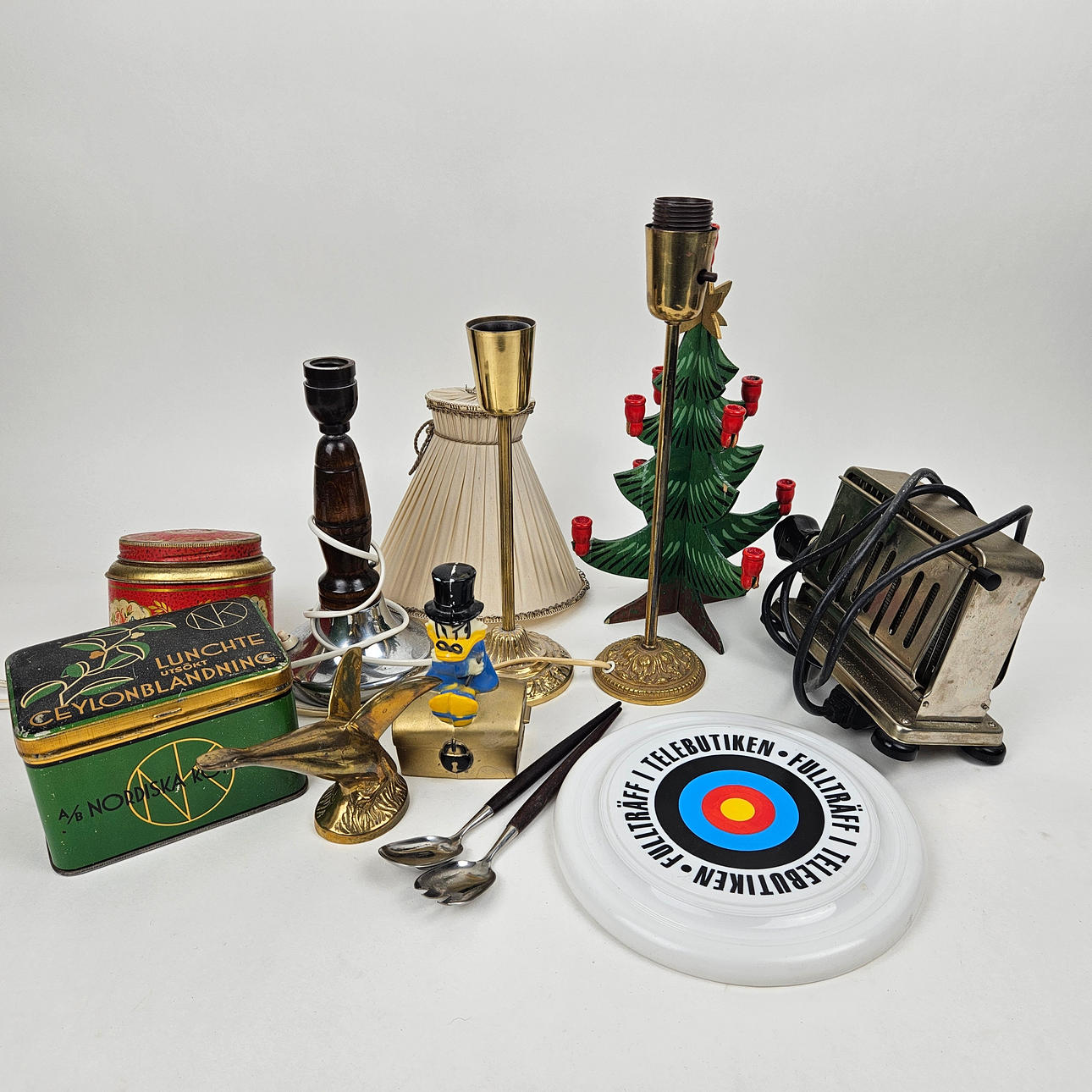 PARTY, among other things retro.