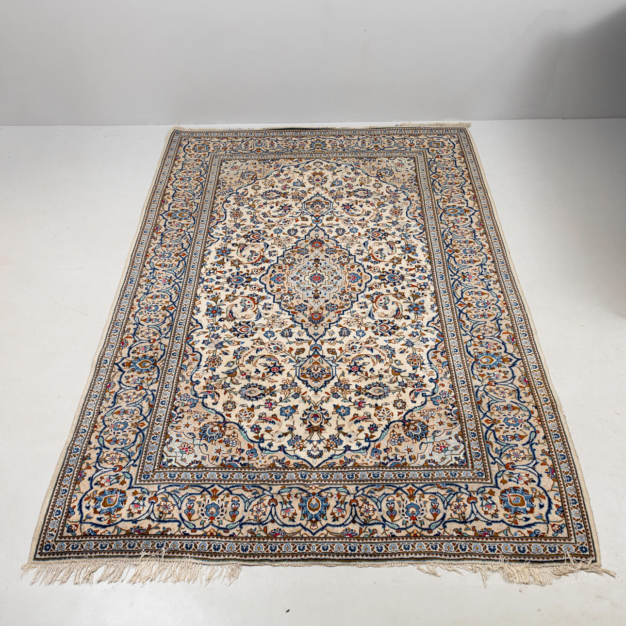 A CARPET, Nain, ca 350 x 245 cm.