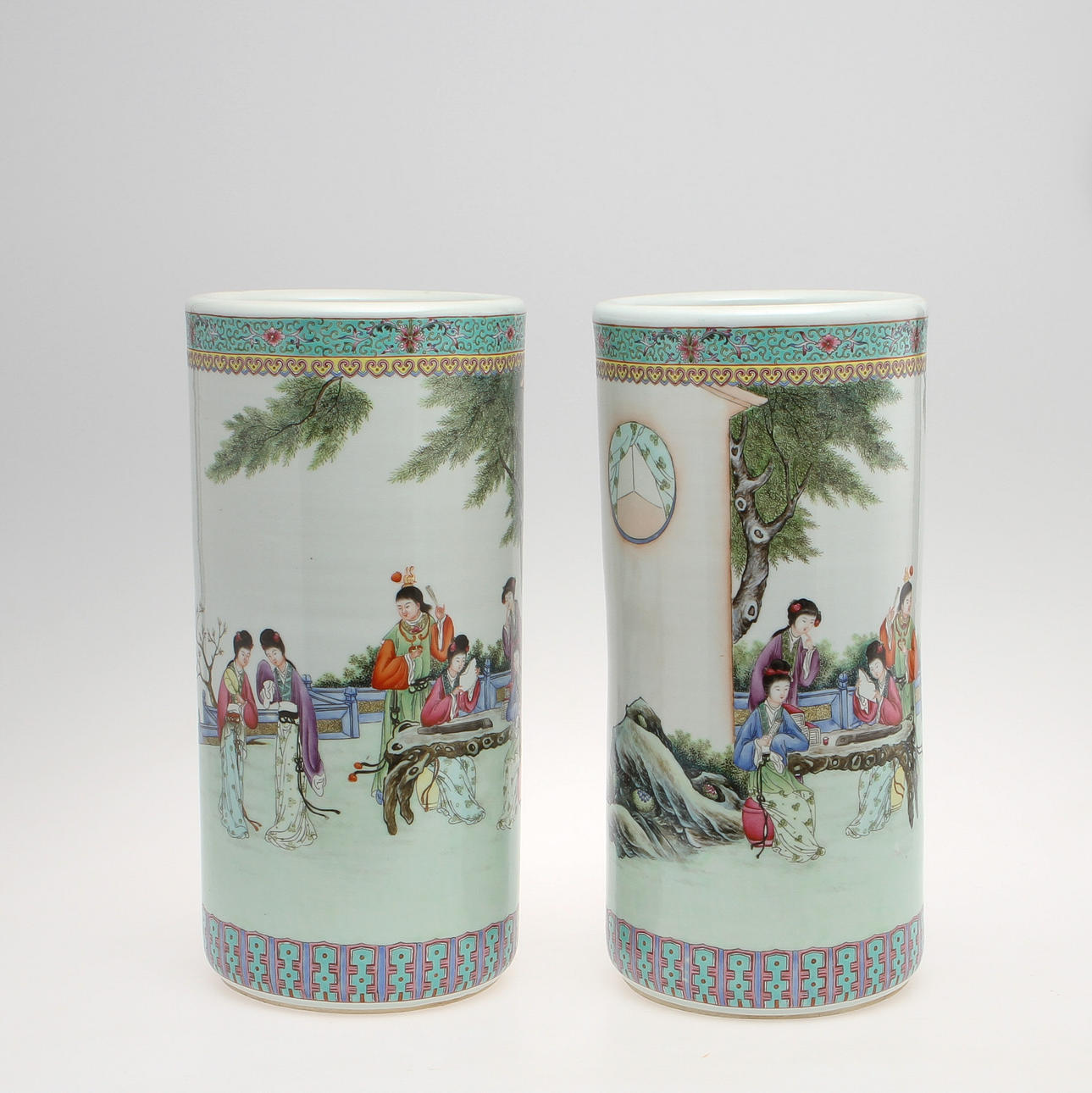 PARAPLYSTÄLL, ett par, porslin, Kina, 1900-tal.