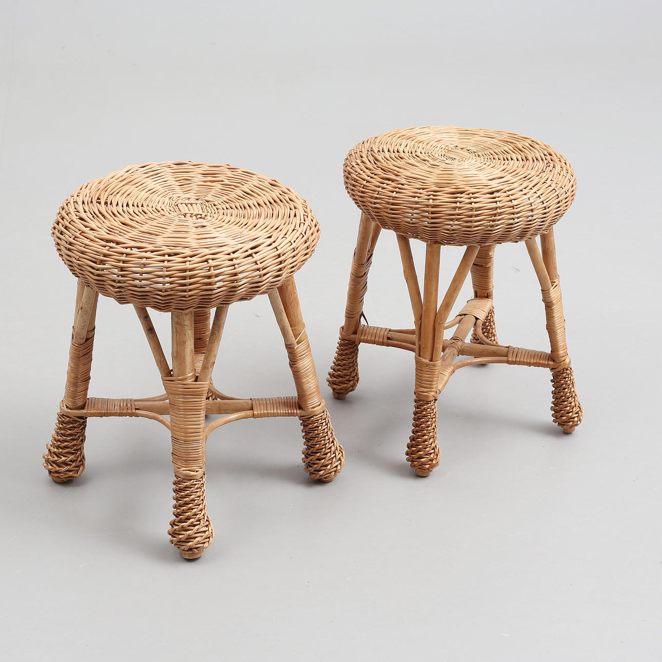 PALLAR, ett par rotting, samtida.