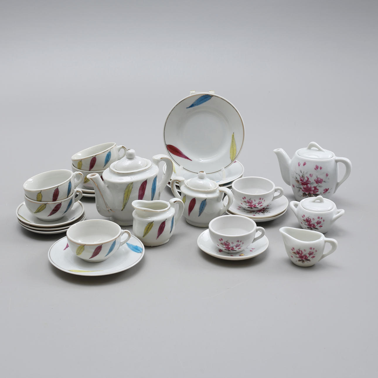 DOCKSERVIS, 2 models, 26 pieces, porcelain.