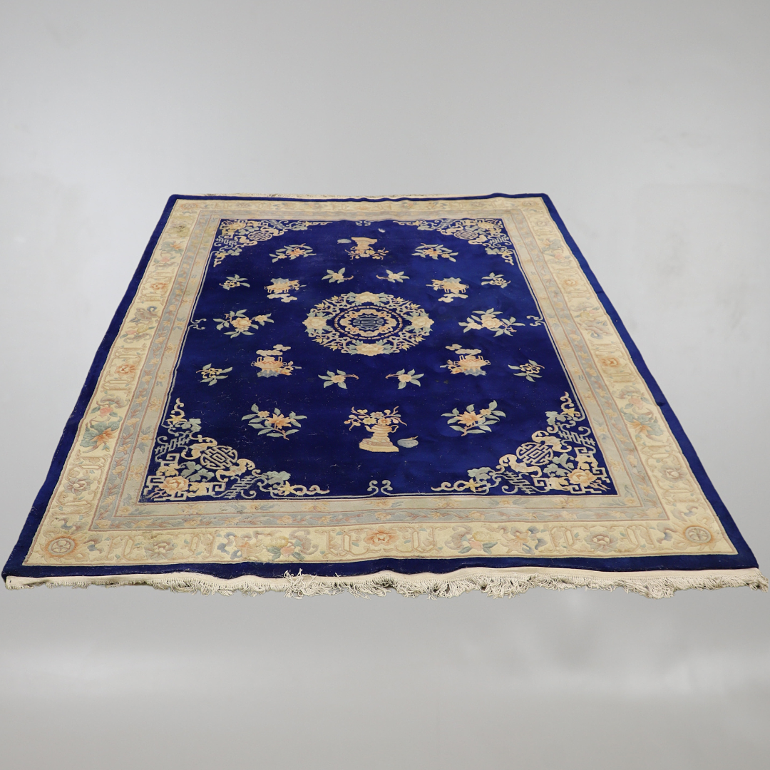 LARGE CHINESE CARPET.