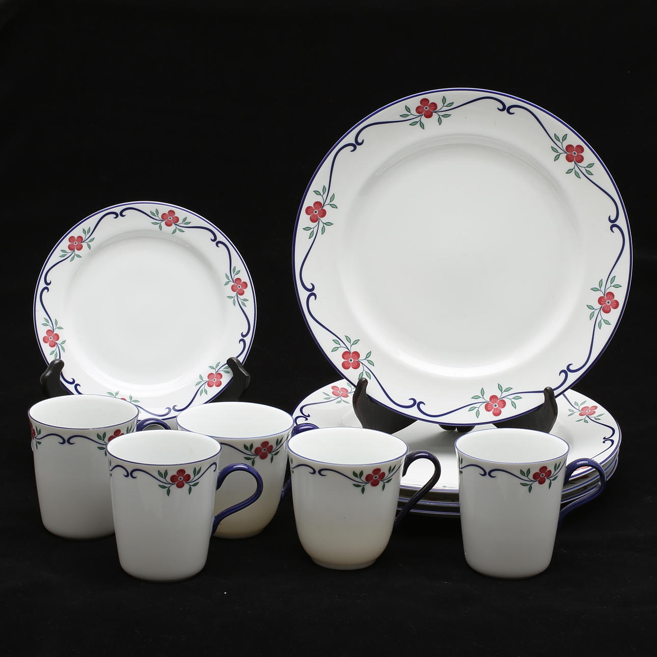 SERVISDELAR, 13 st, porslin, "Sundborn", decor Pia Rönndahl, Rörstrand.