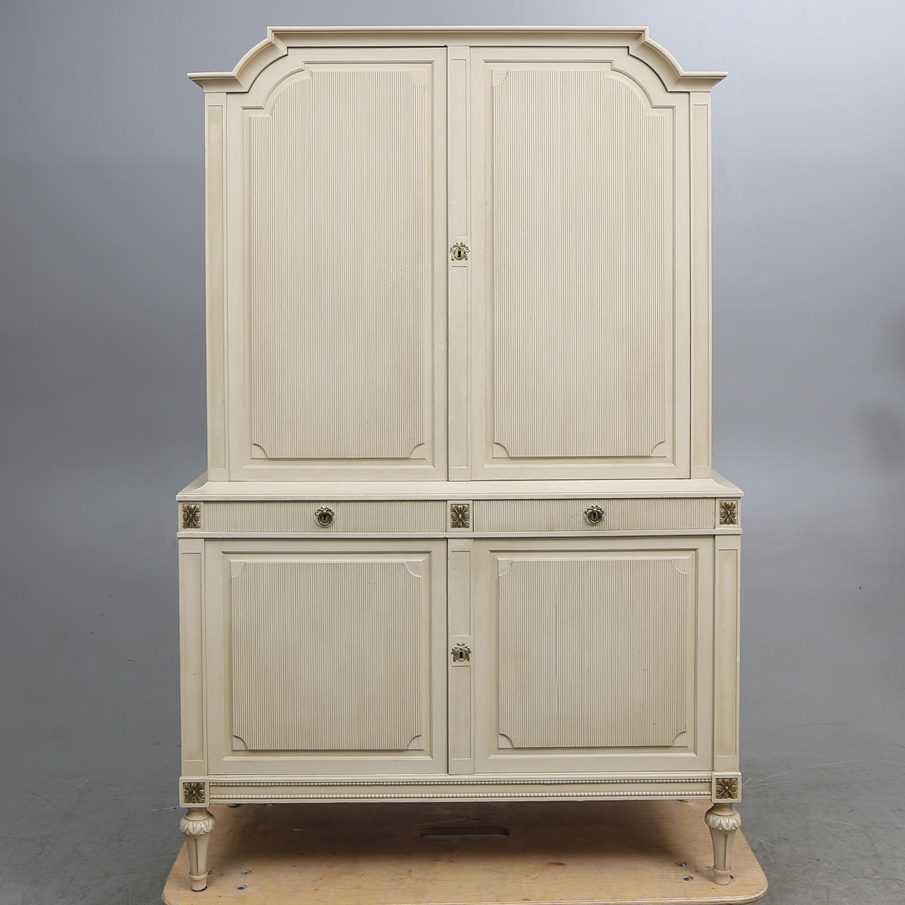 MATSALSSKÅP, gustaviansk stil, Bodafors. 1900-tal.