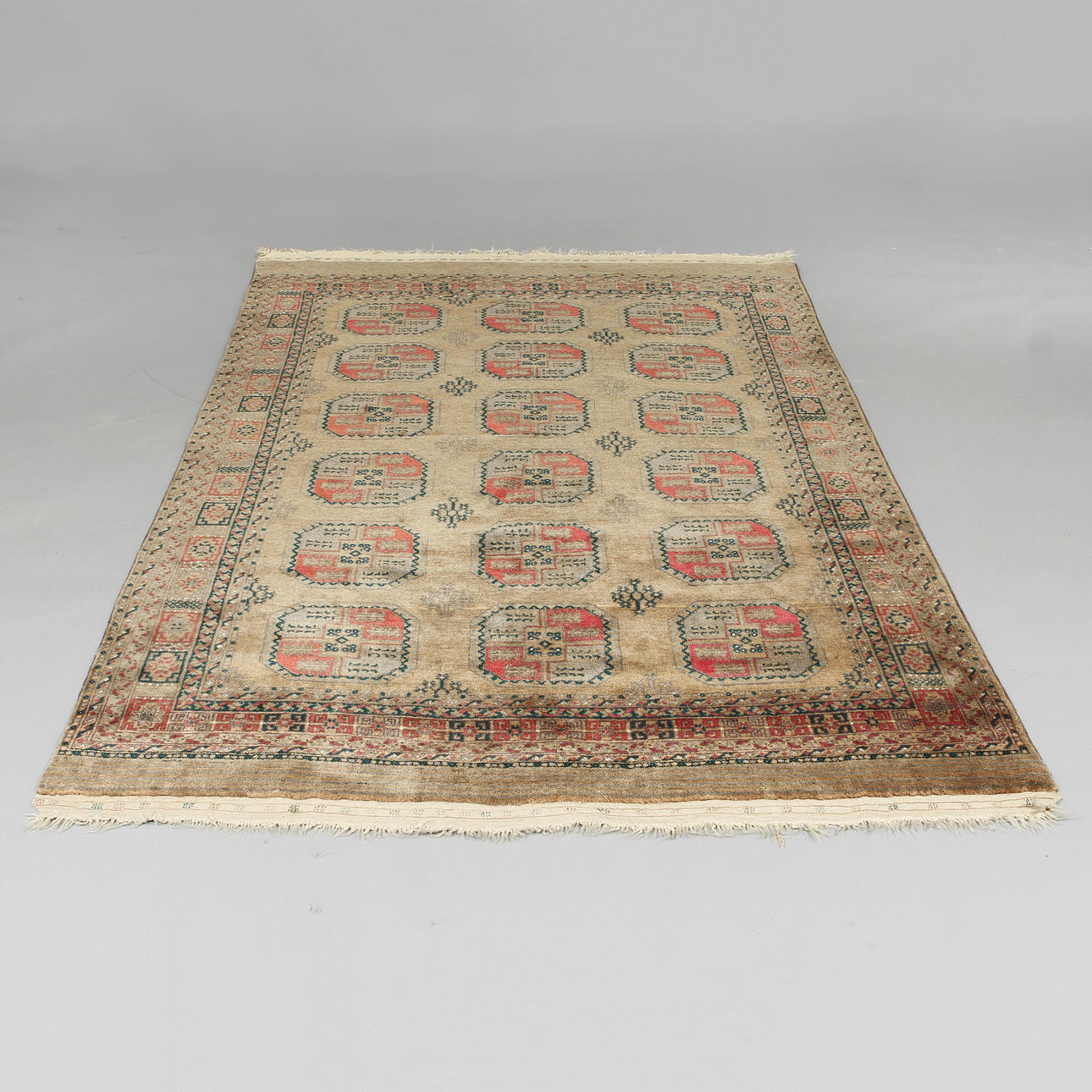 MATTA, Kerki, Ryssland, 280x183 cm.