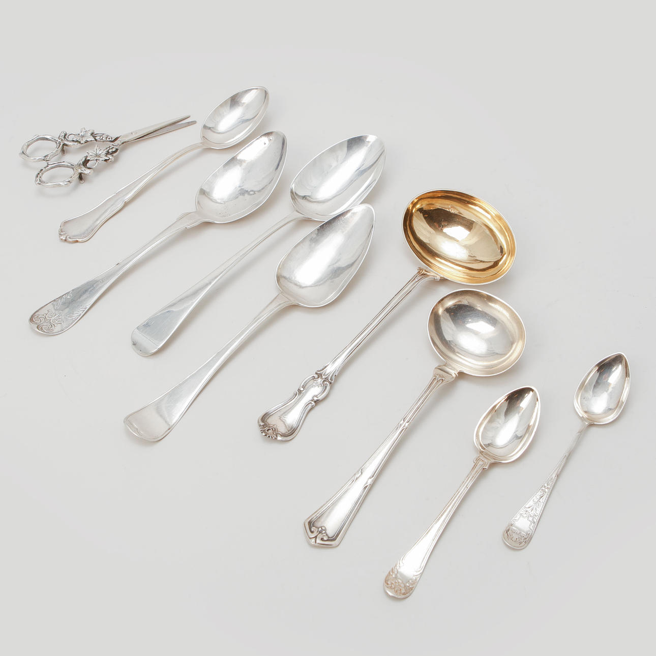 SILVERBESTICK, 9 stycken, vikt 385 gram.