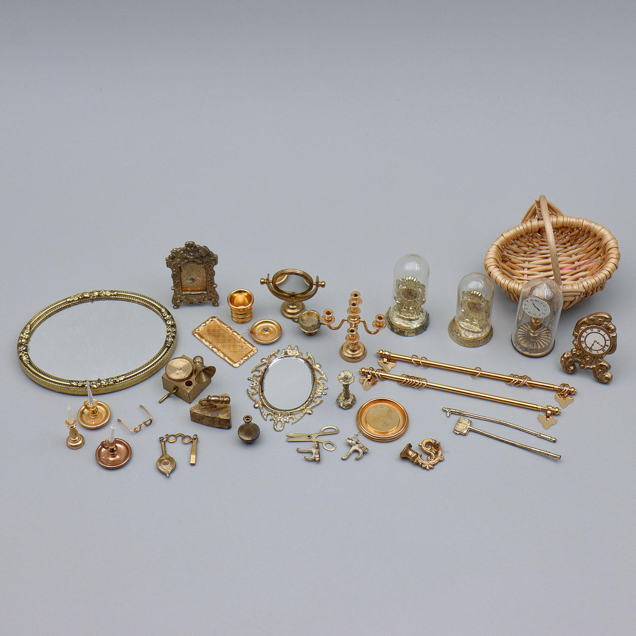 DOLLHOUSE "BRASS ITEMS", ASSORTED ACCESSORIES, 20TH CENTURY.