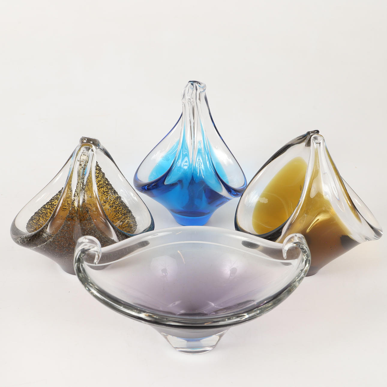 BOWLS, 4 pieces, glass, unsigned.