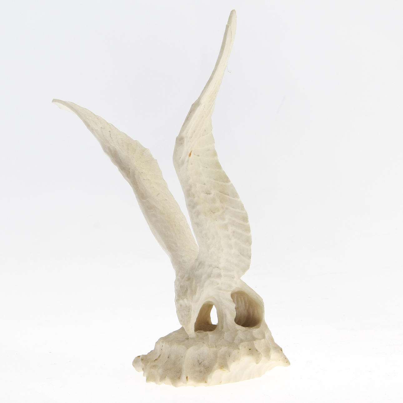 SKULPTURER, 2 st, renhorn (en bordlampa). En sign KG 1955.