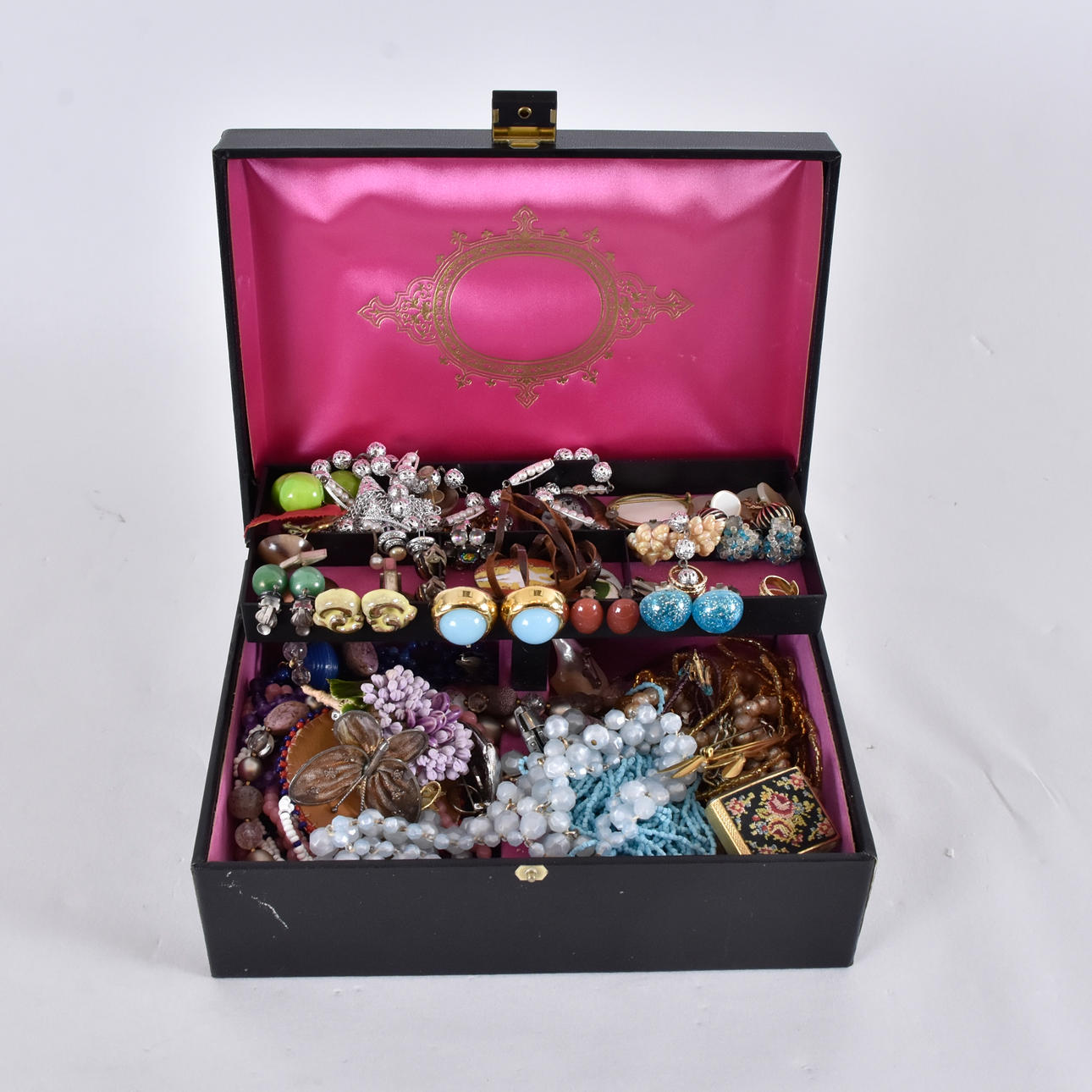 PARTI BIJOTTERIER, a box.