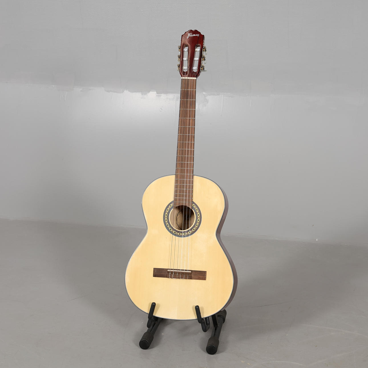 GUITAR, acoustic. Framus.