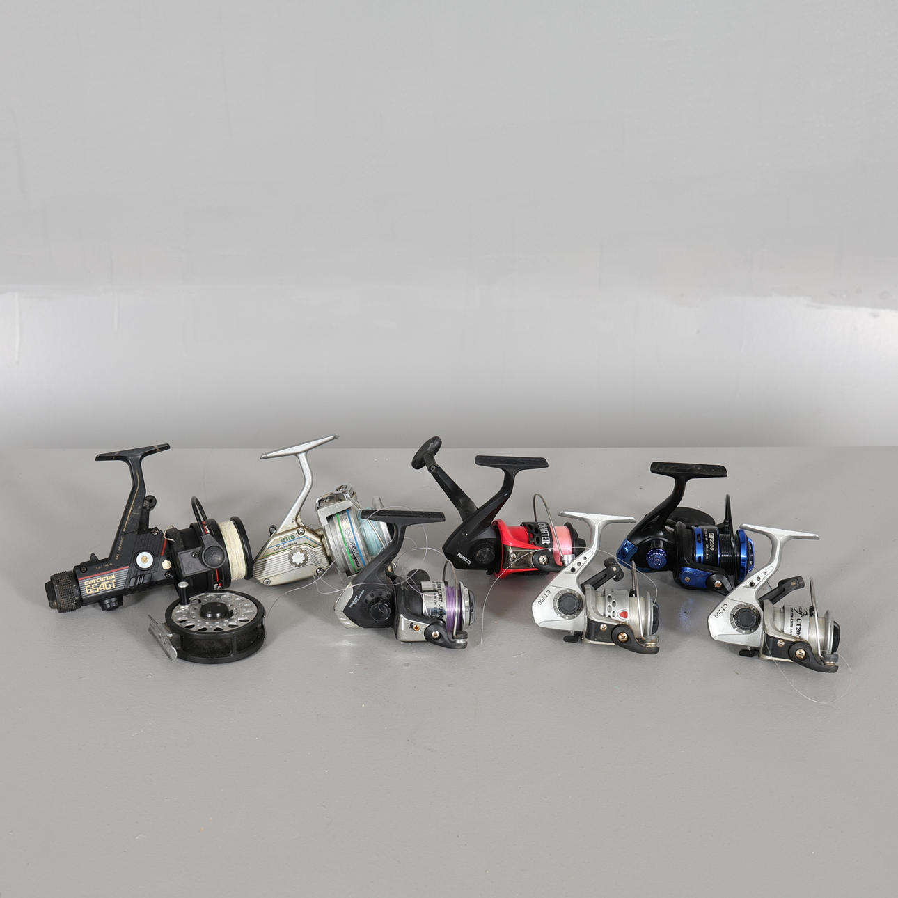 FISHING REELS 8 pcs.
