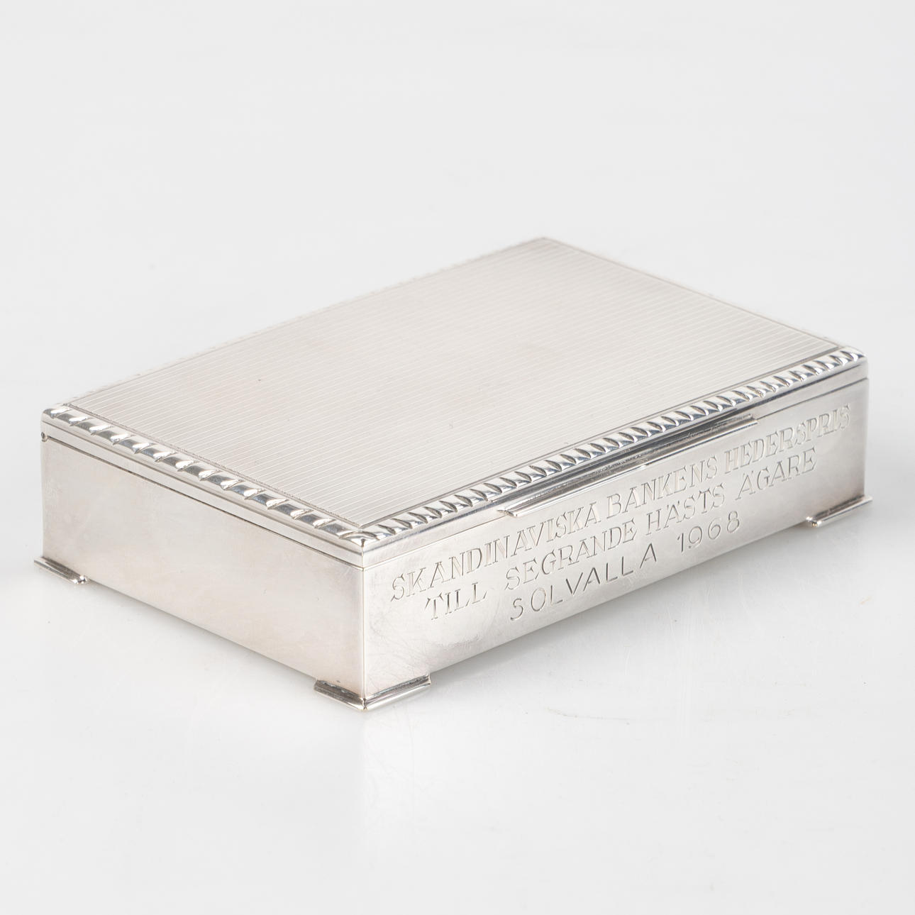 CIGARETTSKRIN, silver med träbotten, svenska importstämplar.