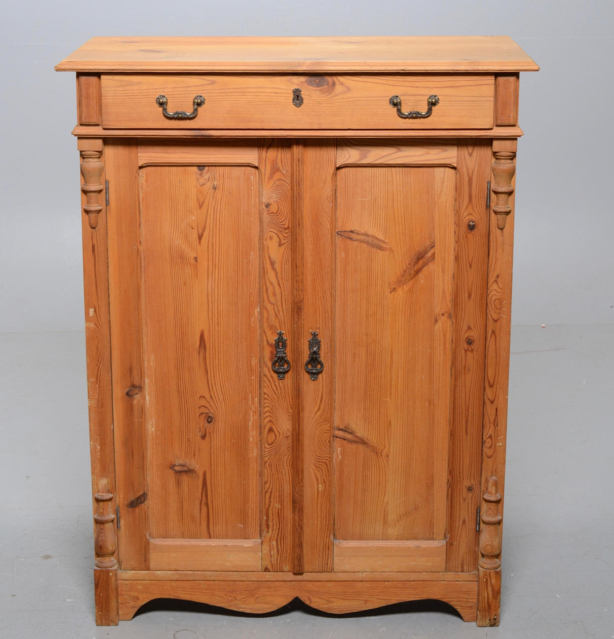 SKÄNK, 1800-tal, bonad furu.