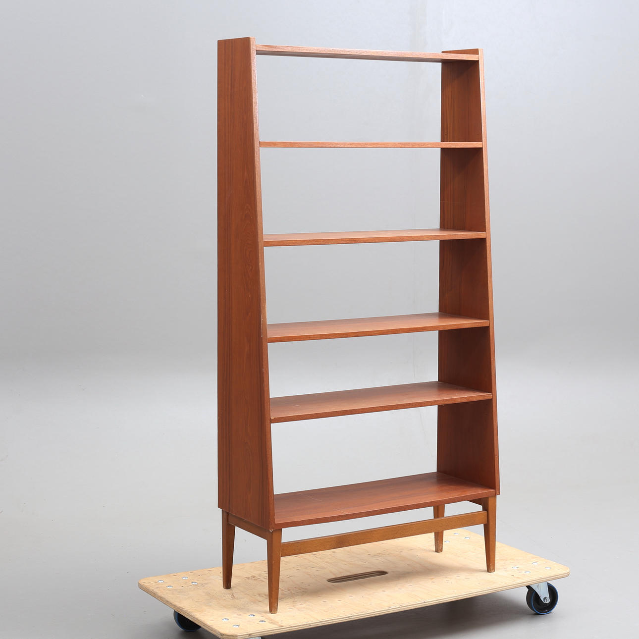 BOKHYLLA, omkring 1900-talets mitt.