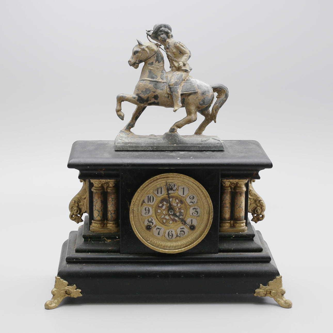 TABLE CLOCK WITH SCULPTURE, 1800/ 20TH CENTURY.