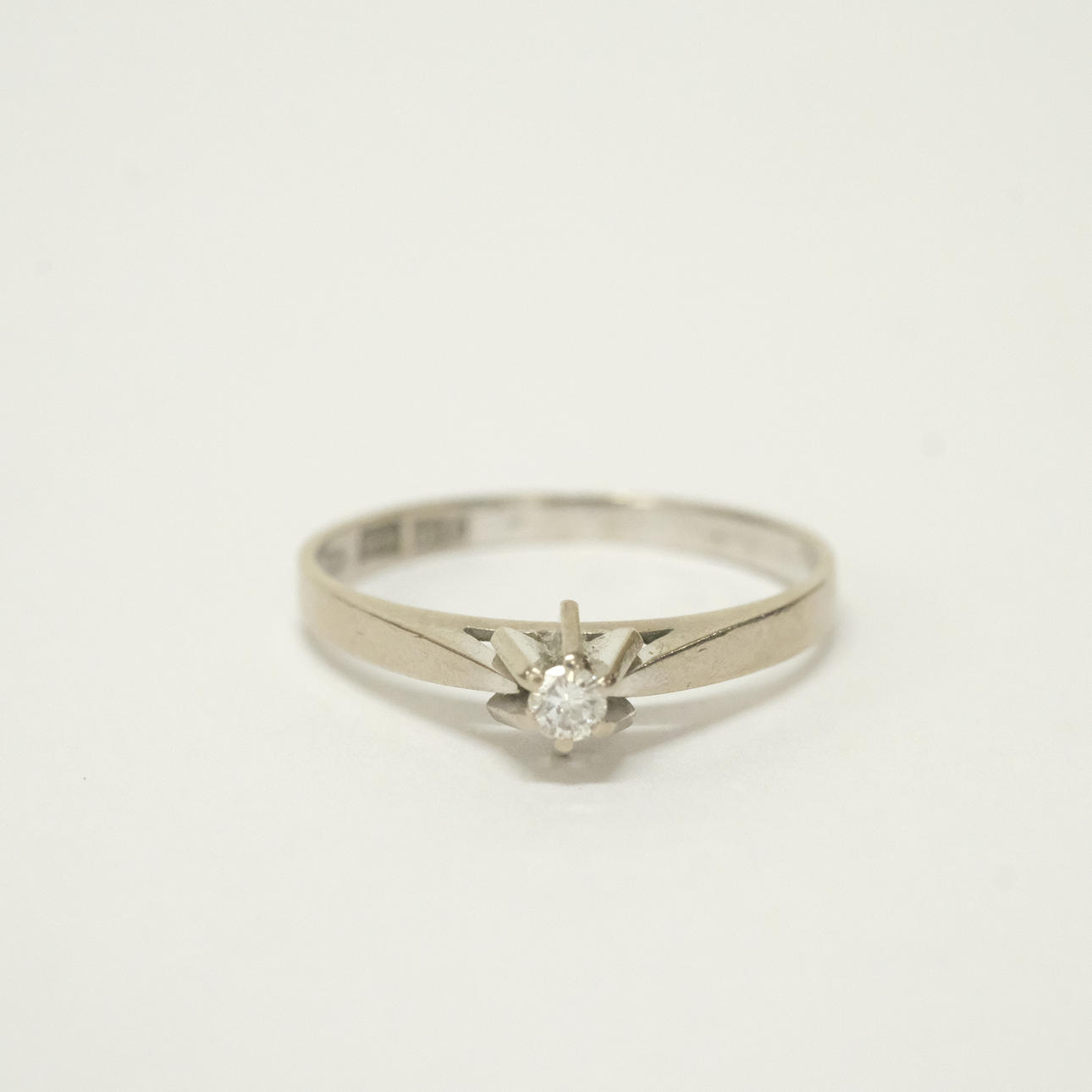 RING WITH DIAMOND, 0,05ct, 18K WHITE GOLD.