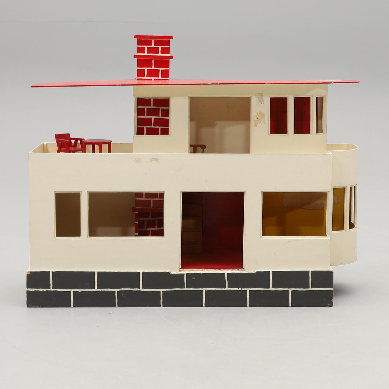 DOLL HOUSE, functional style.