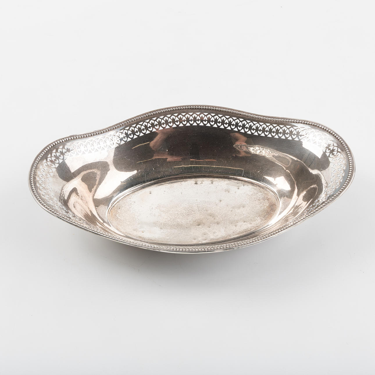 AUGUST LUNDSTRÖM, a silver bread basket, Lund 1923.