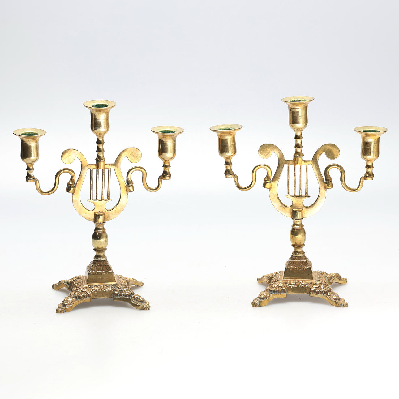 LJUSSTAKAR, ett par, mässing, 1900-tal.