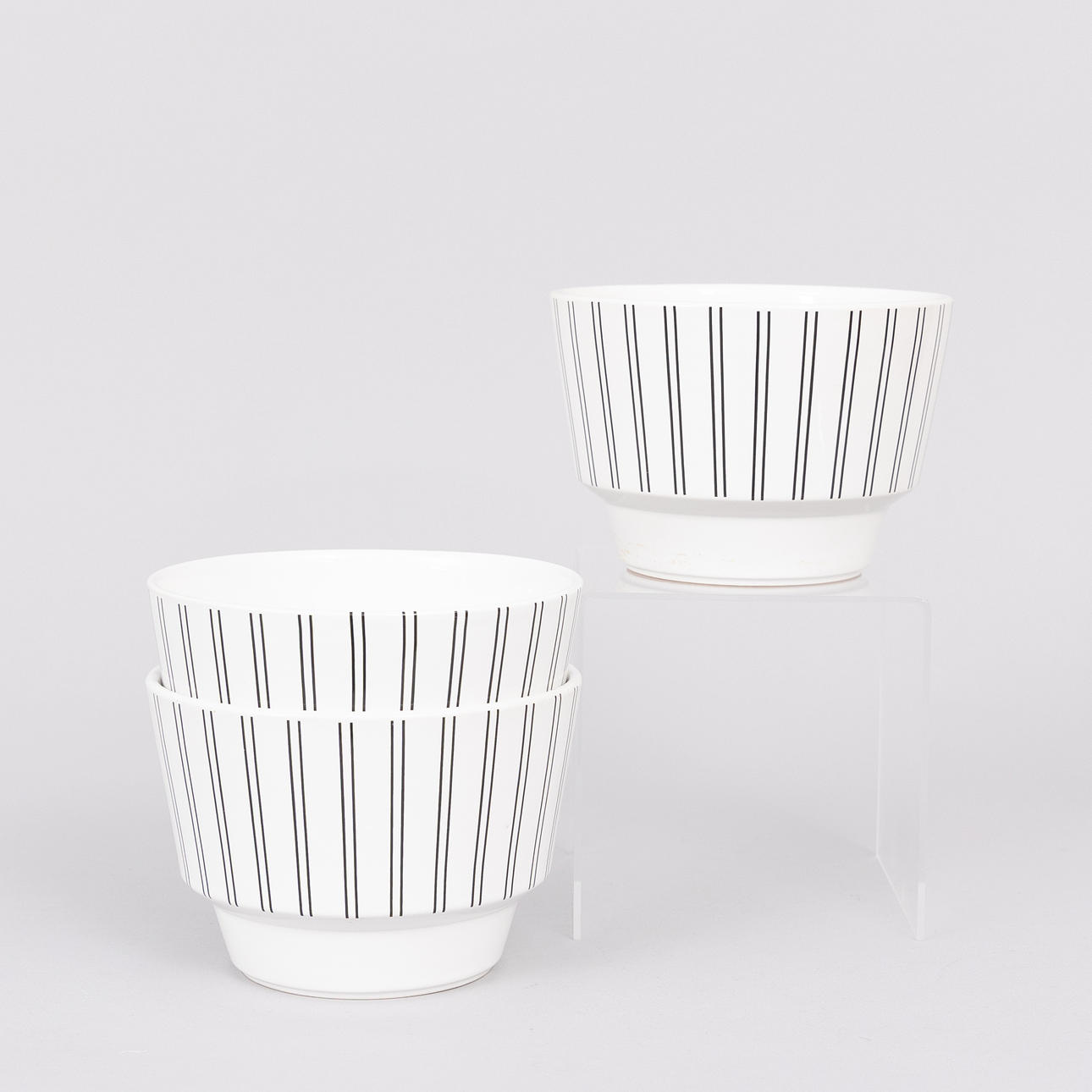 YTTERFODER, 3 stycken, vit porslin med blå randekor, Gustavsberg.