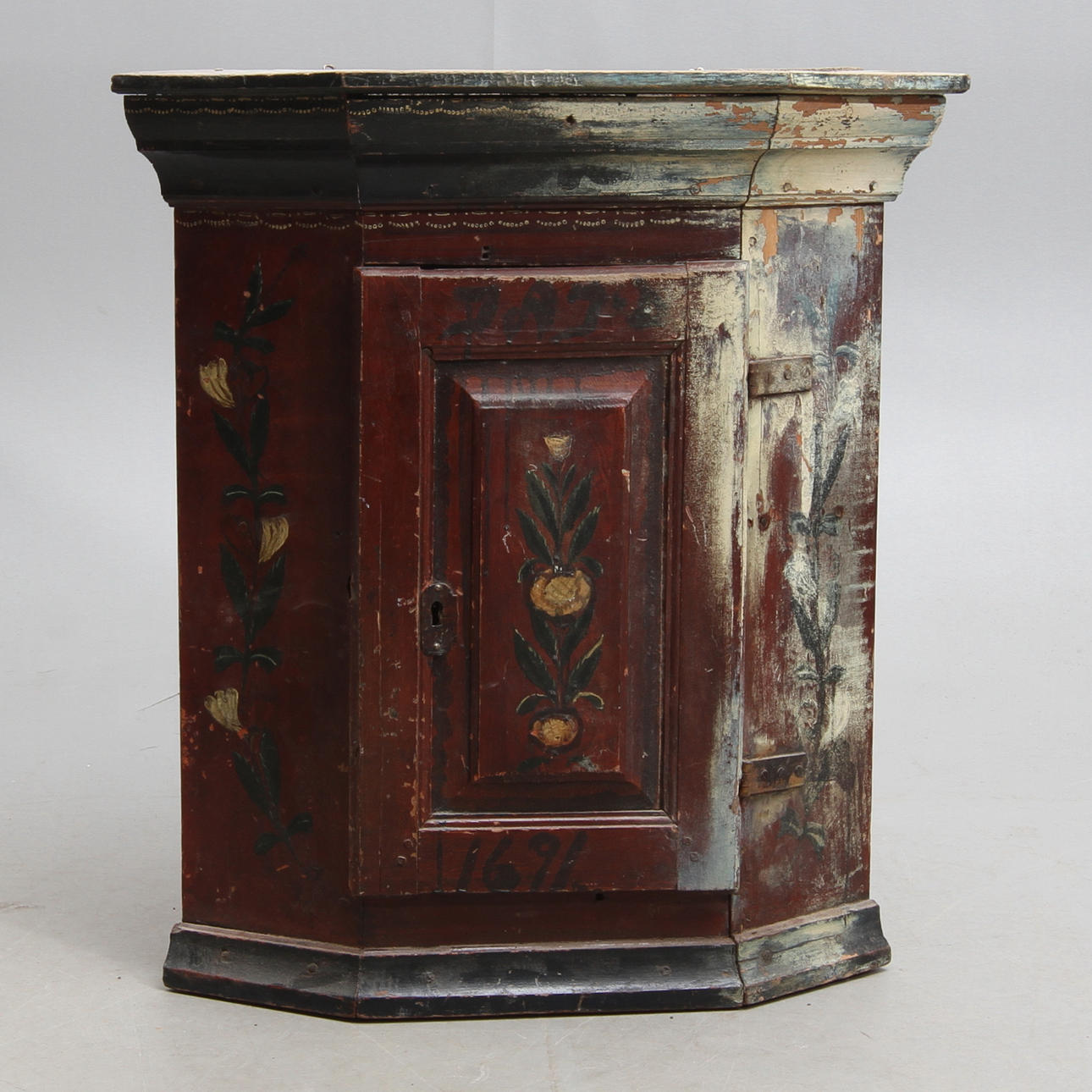 HÄNGSKÅP, allmoge, hörnmodell, 1800-tal.