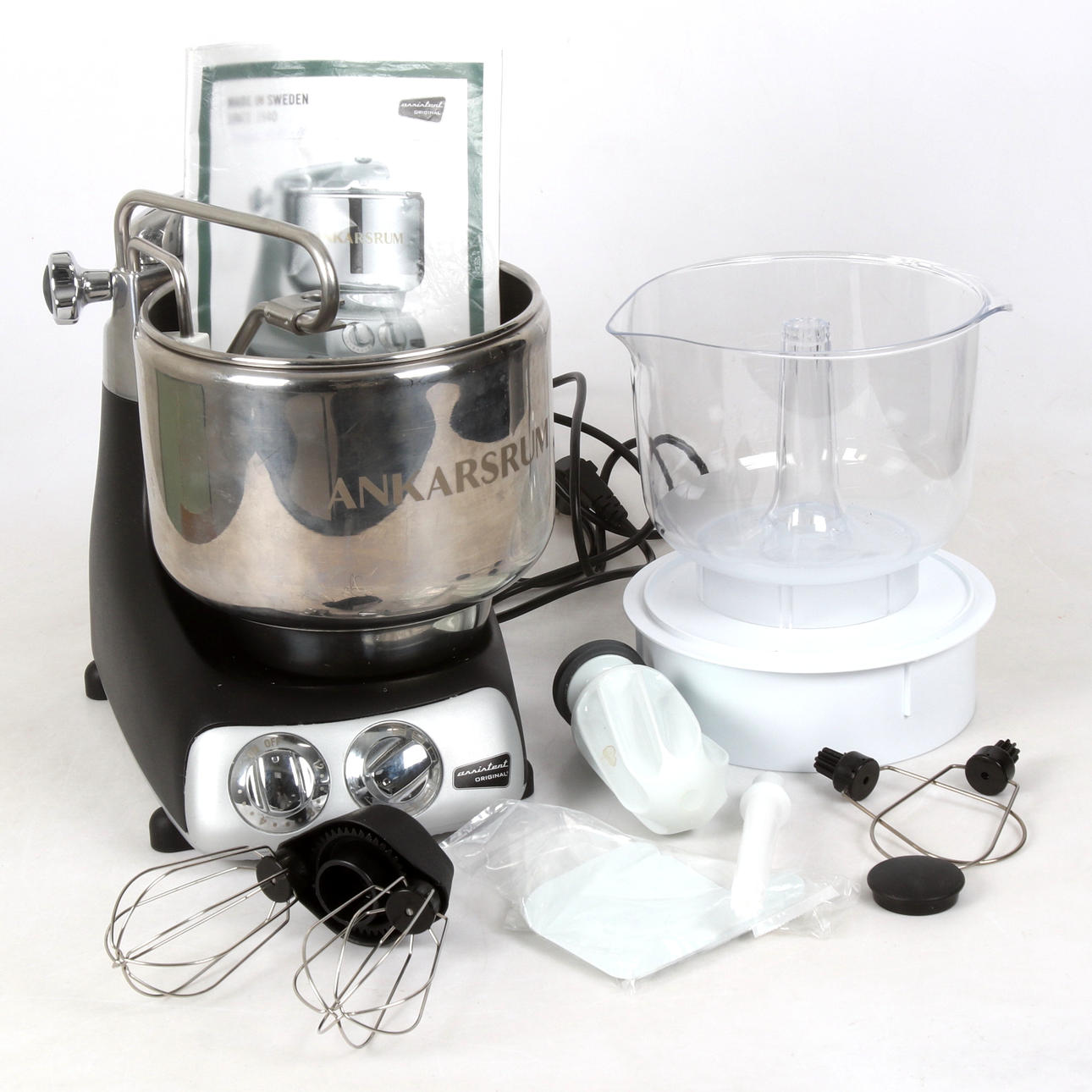 HOUSEKEEPER ASSISTANT, Anchor Room, N3. 2000s.