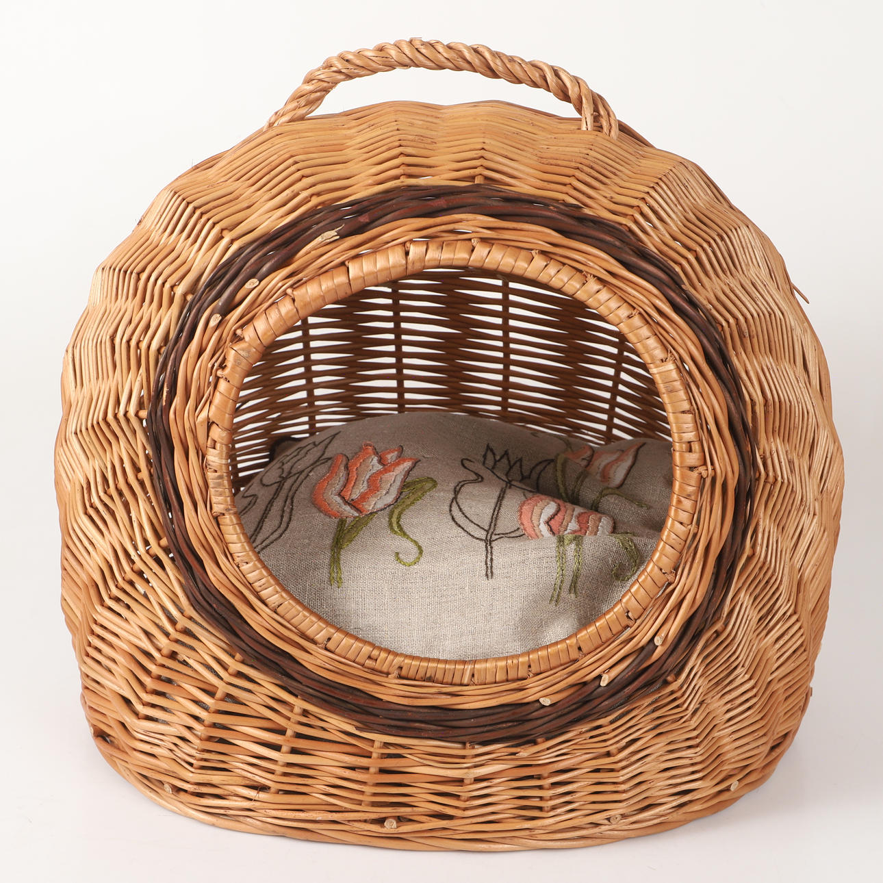 KORGBO, rotting med kudde, 2000-tal.