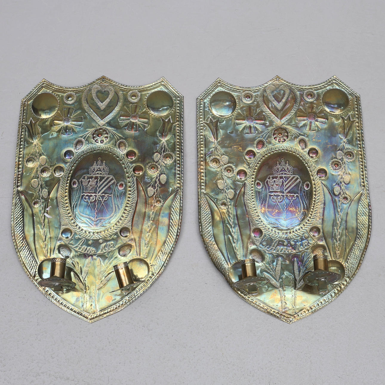 LIGHT PLATES. 1 pair, brass, 2 candle holders.