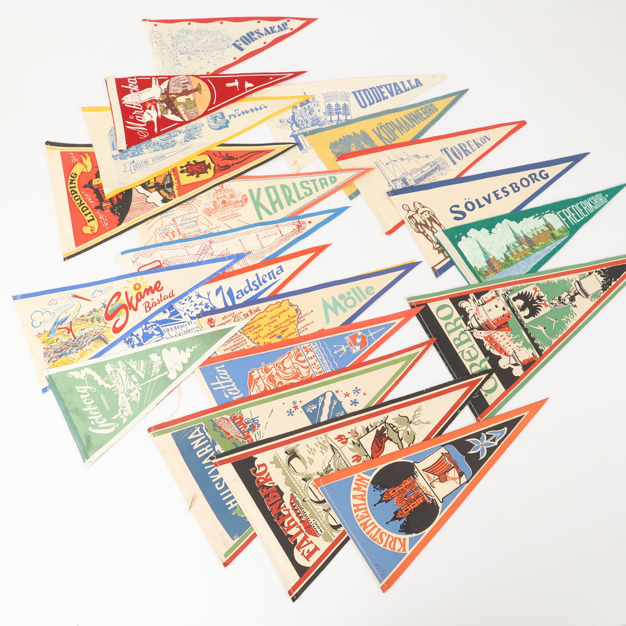 TURISTVIMPLAR, 21 stycken, textil, 1950-tal.