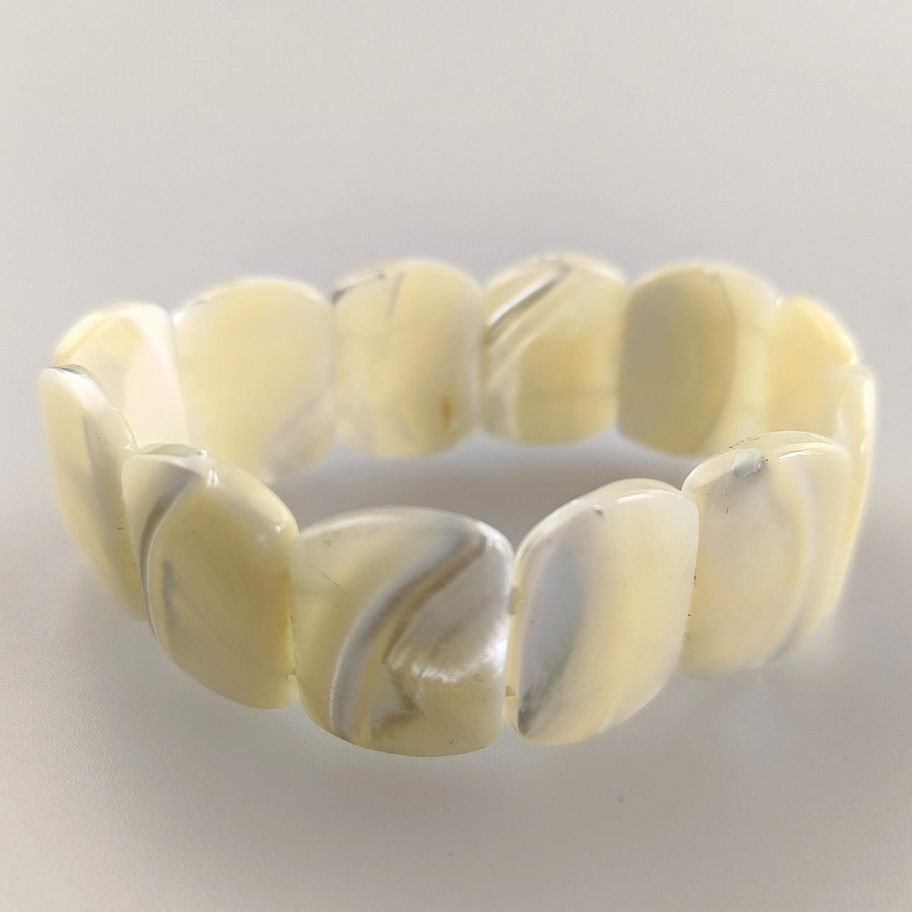 Vintage bracelet - rectangular partly rounded mother-of-pearl elements (height approx. 2 cm).