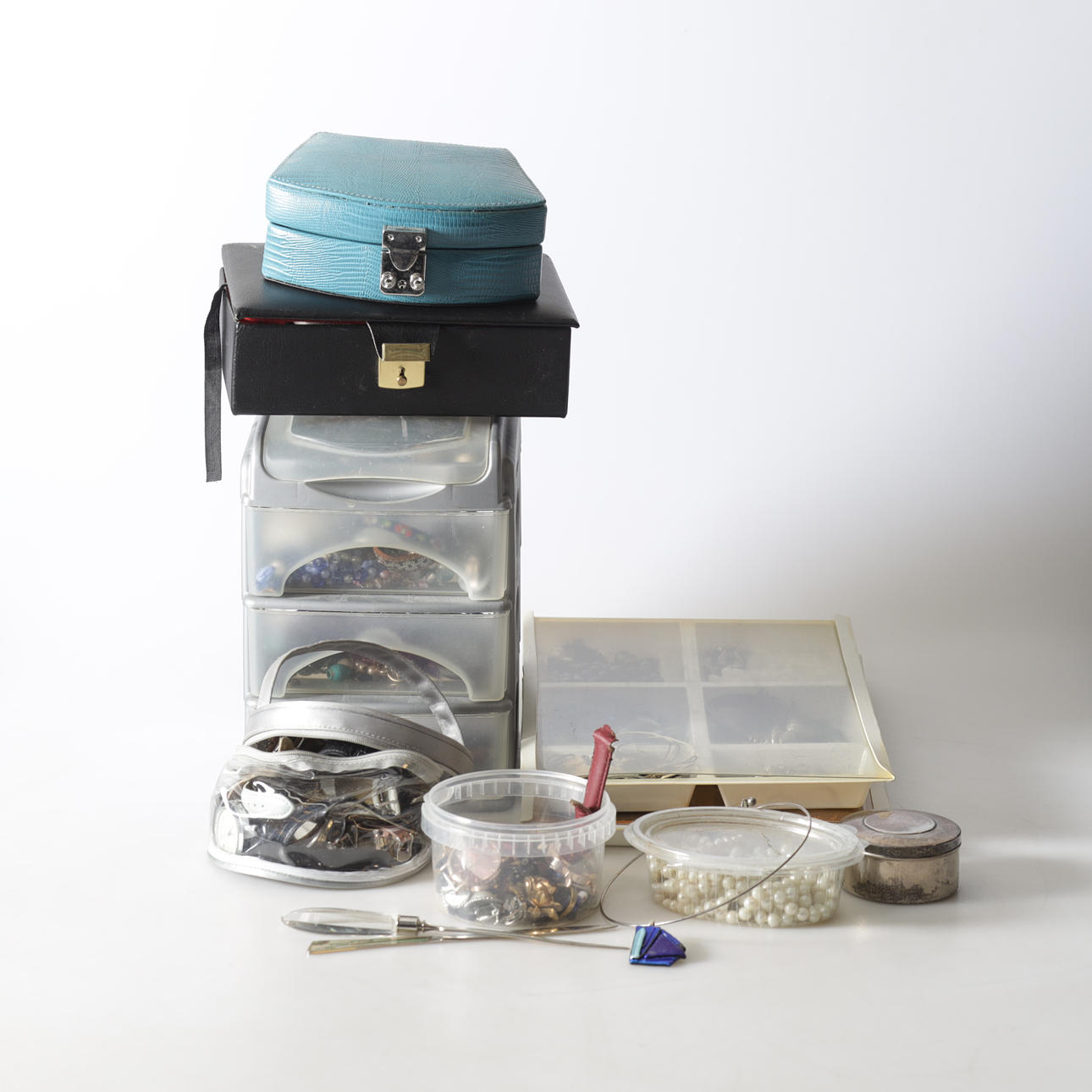 JEWELLERY, 20th century.