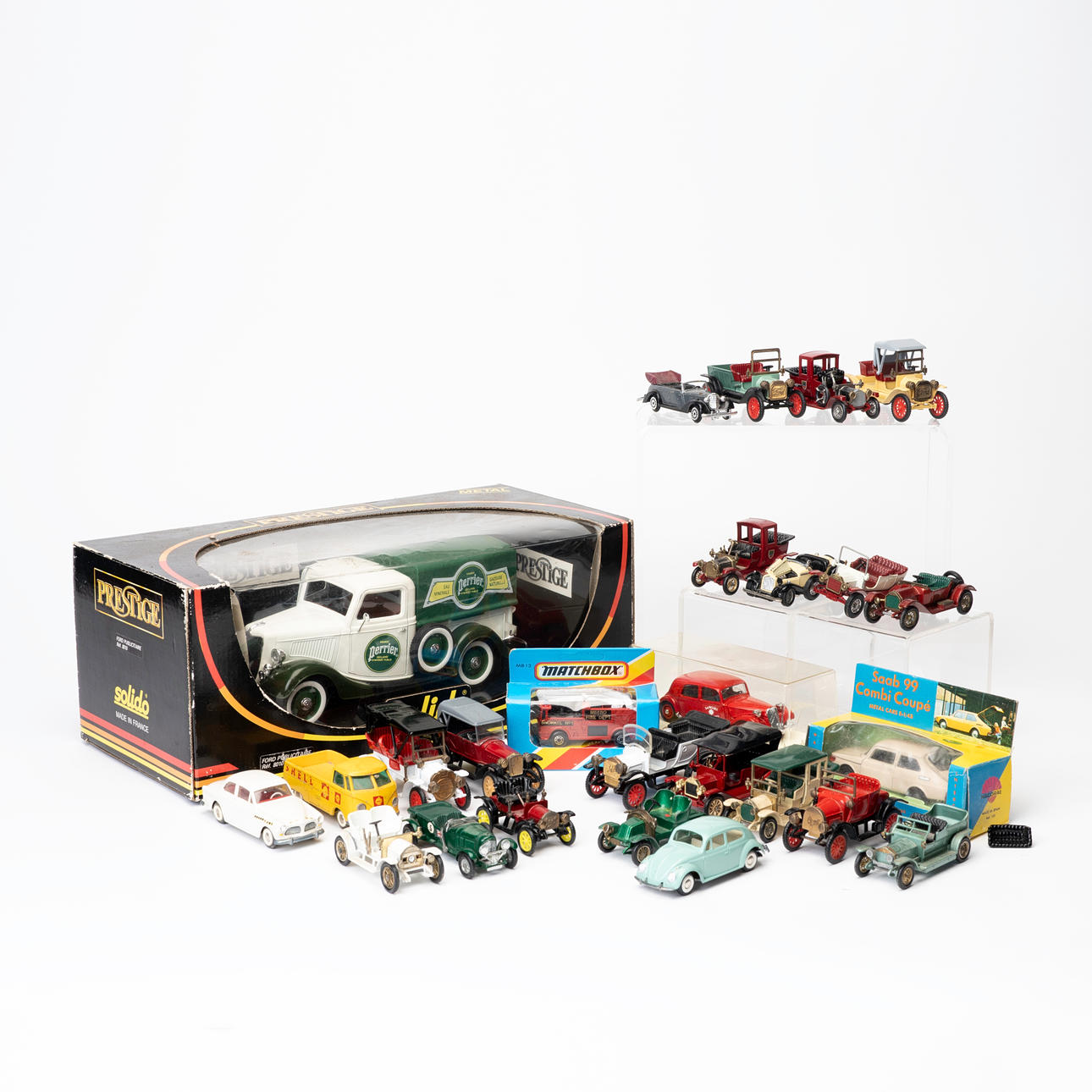 MODELLBILAR, ca 25 st, olika modell och tillverkare bland annat Tekno, Lesney, Ziss-Modell, Solido, Nacoral.