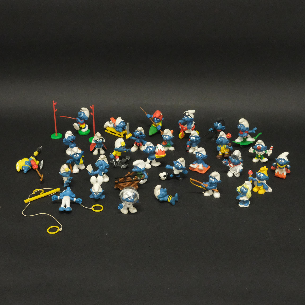 COLLECTION OF SMURFS.