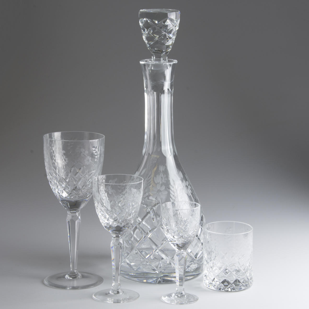 GLASSERVIS, 48 delar, rutslipad med etsad dekor.