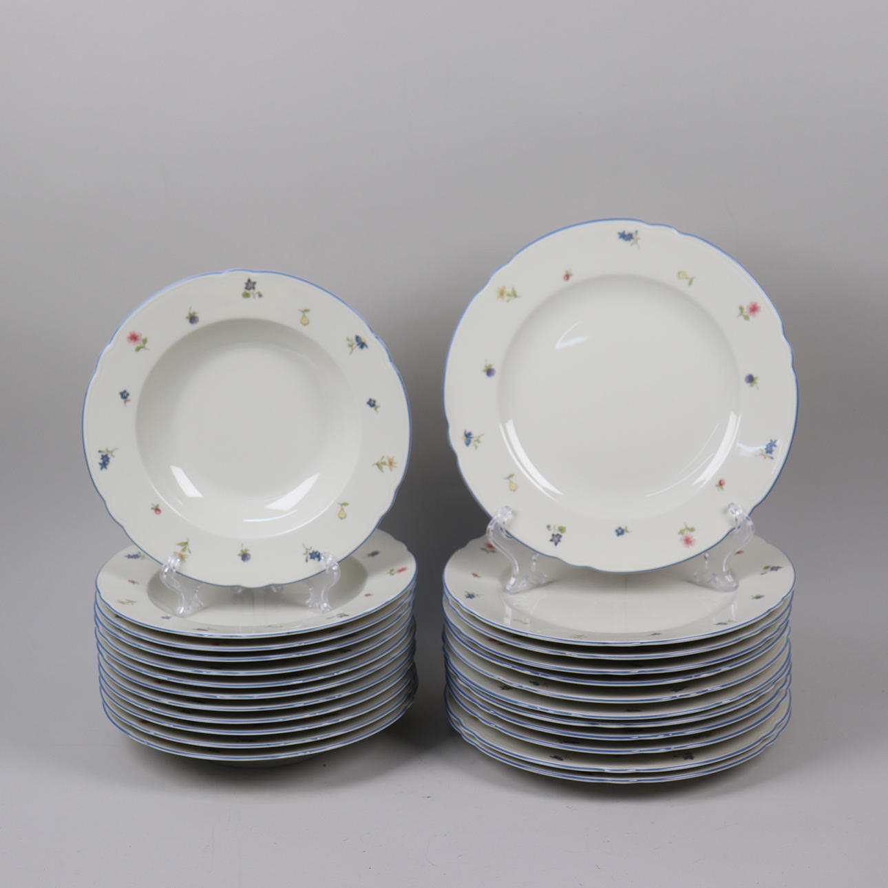 PLATES, “Anna”, Tablecloth, 24 pieces.