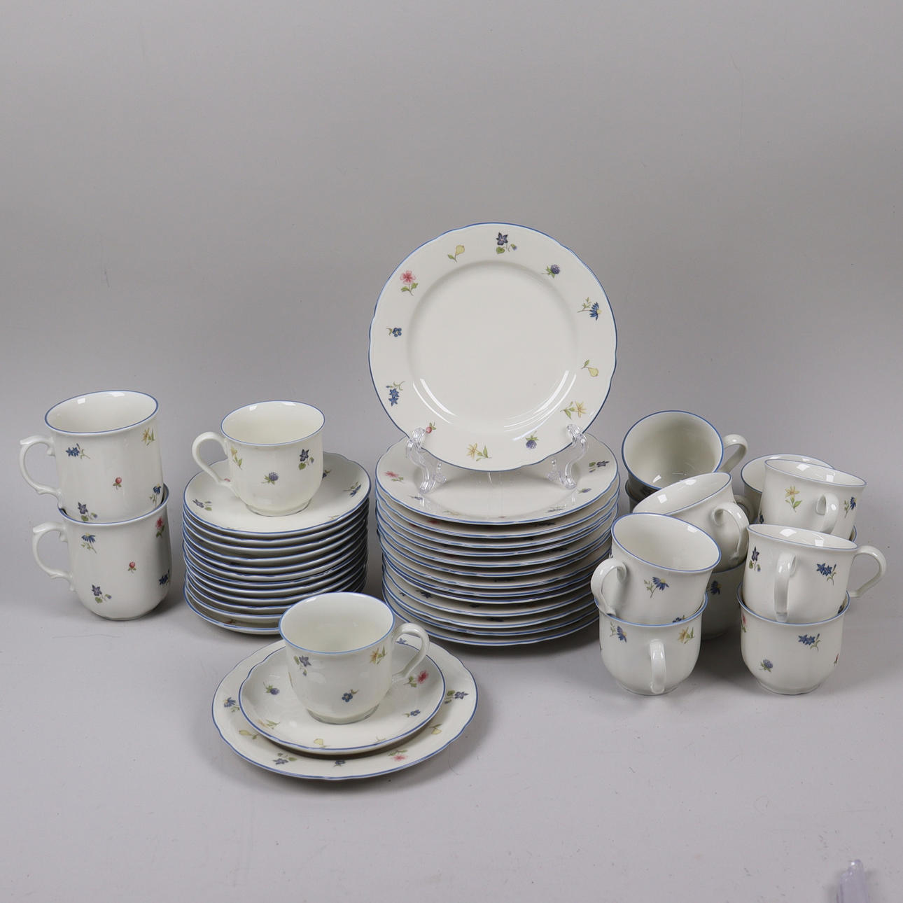 COFFEE SET, “Anna”, Tablecloth, 43 pieces.