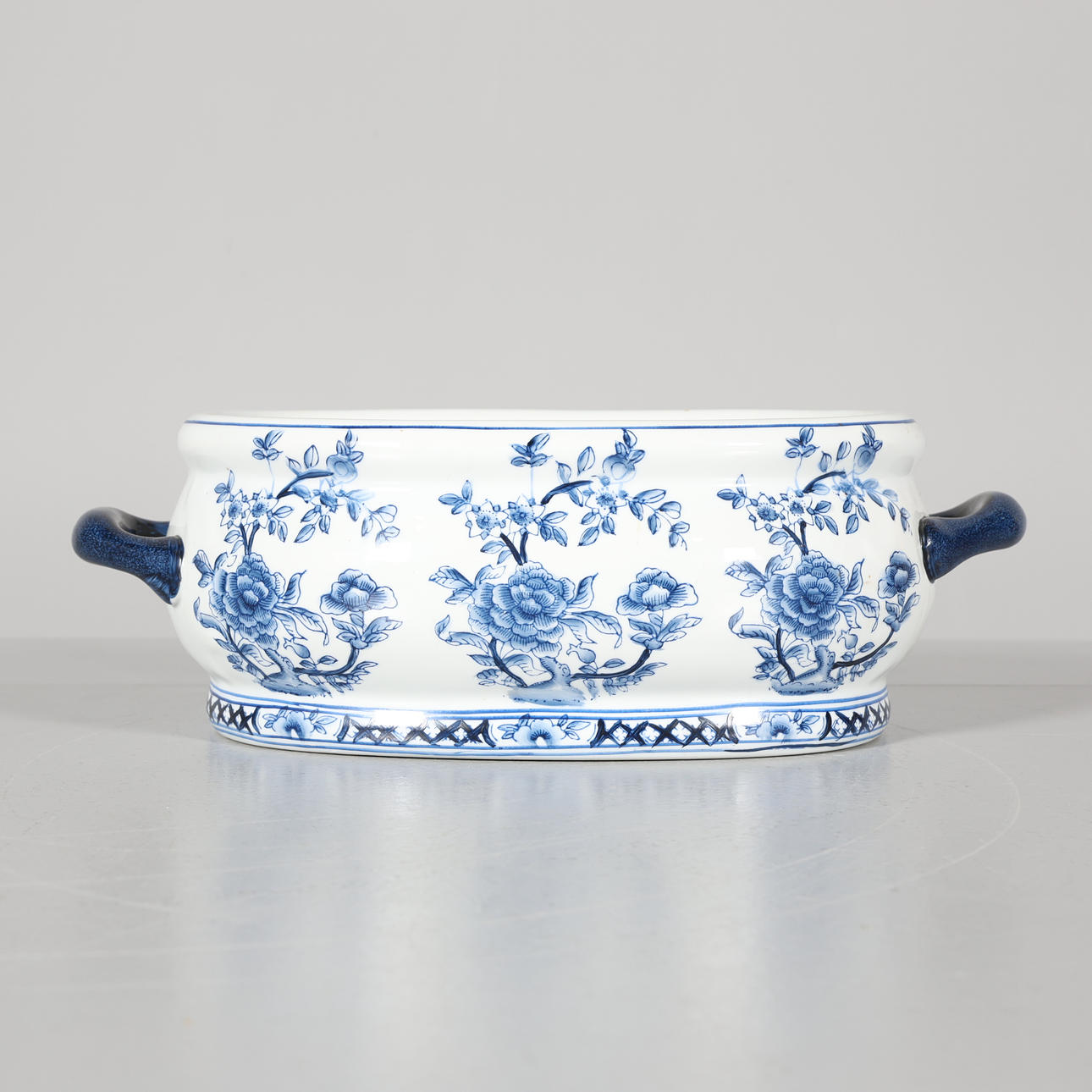 OUTER LINING. Ceramics, 20th century.