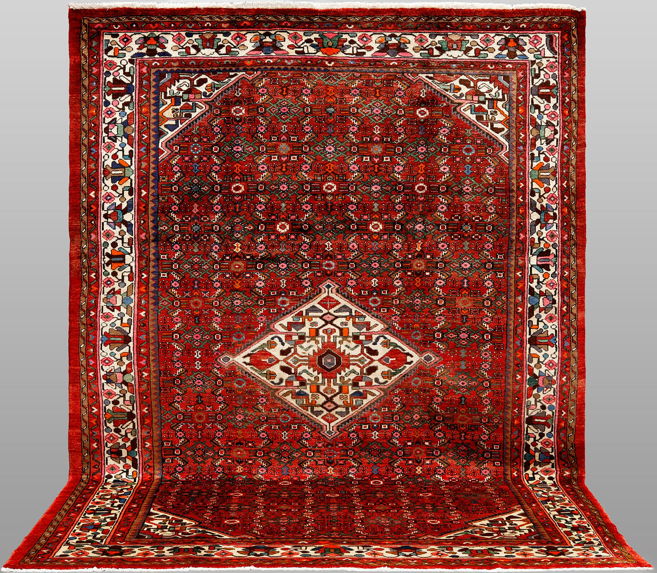 CARPET. Hosseinabad 310 x 217 cm.