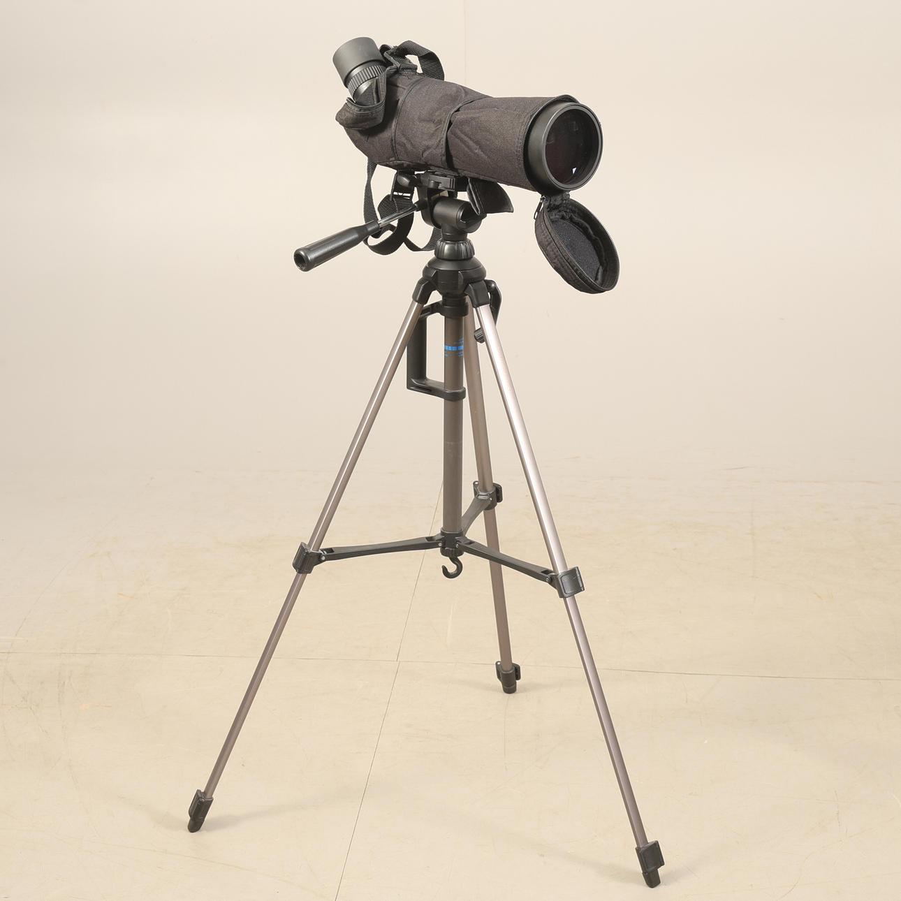 BINOCULARS & TRIPOD, Focus Nature-Scope.